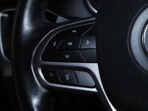 Used 2019 Jeep Cherokee Latitude Plus w/ Cold Weather Group image 22