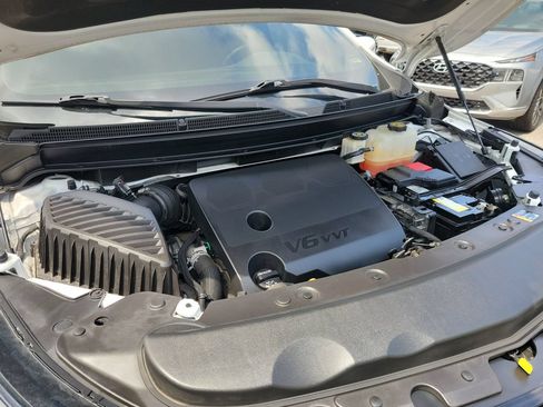 Used 2022 Buick Enclave Essence w/ Experience Buick Package FWD image 10