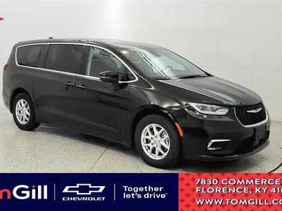 Used 2023 Chrysler Pacifica Touring-L