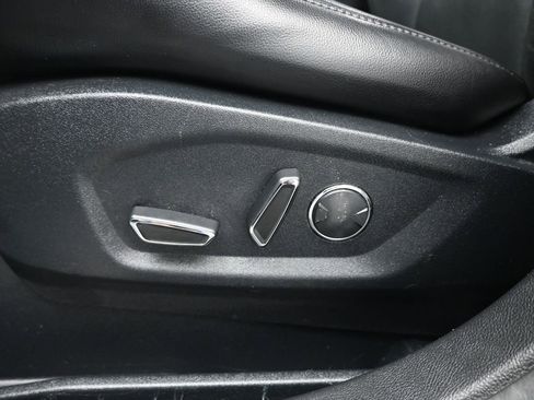 Certified 2018 Ford Edge Titanium image 11