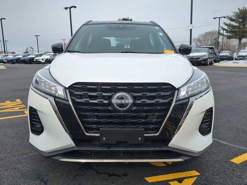 Used 2023 Nissan Kicks SR image 9
