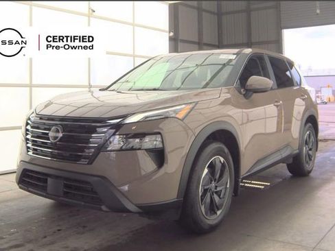 Used 2025 Nissan Rogue SV image 1