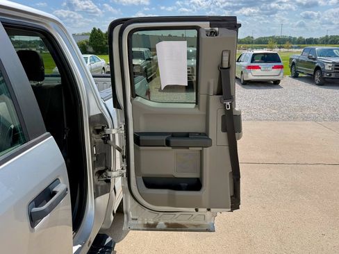 Used 2018 Ford F150 XL w/ Equipment Group 101A Mid AWD/4WD image 15