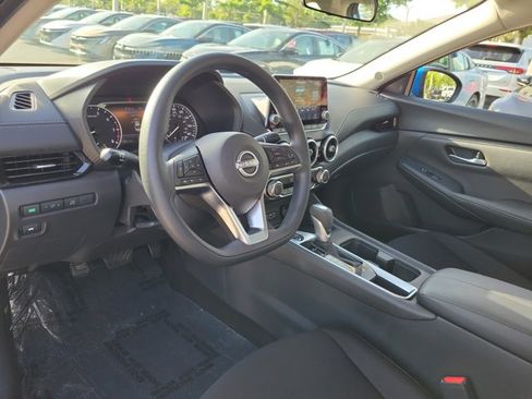 Used 2025 Nissan Sentra SV FWD image 15