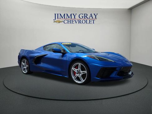 Used 2021 Chevrolet Corvette Stingray Coupe w/ Z51 Performance Package RWD image 7