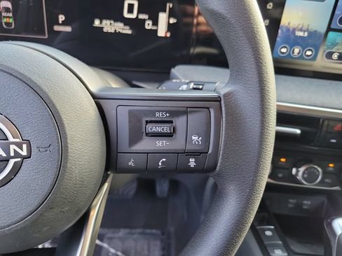 Used 2025 Nissan Kicks SV FWD image 21