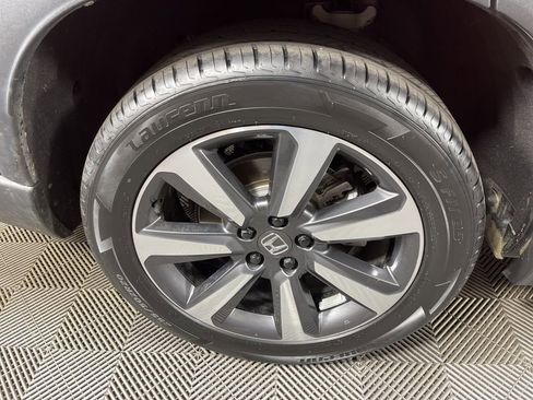 Certified 2025 Honda Pilot Touring image 19