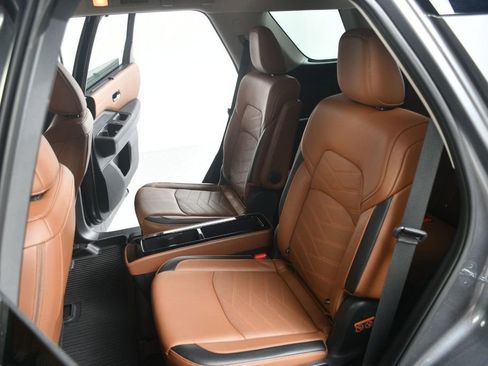 Used 2024 Nissan Pathfinder Platinum FWD image 35