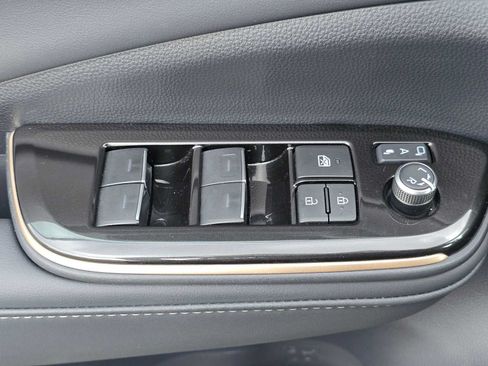 Used 2025 Toyota Crown Signia w/ Advanced Technology Package AWD/4WD image 24