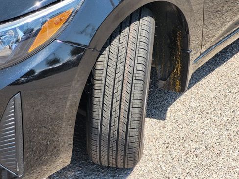 Certified 2025 Nissan Sentra SV FWD image 10