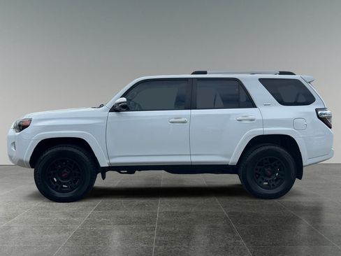 Used 2023 Toyota 4Runner SR5 Premium w/ SR5 Premium Package AWD/4WD image 5