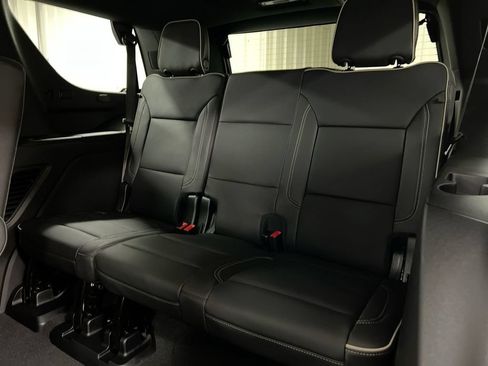 Used 2024 Chevrolet Tahoe Premier AWD/4WD image 30