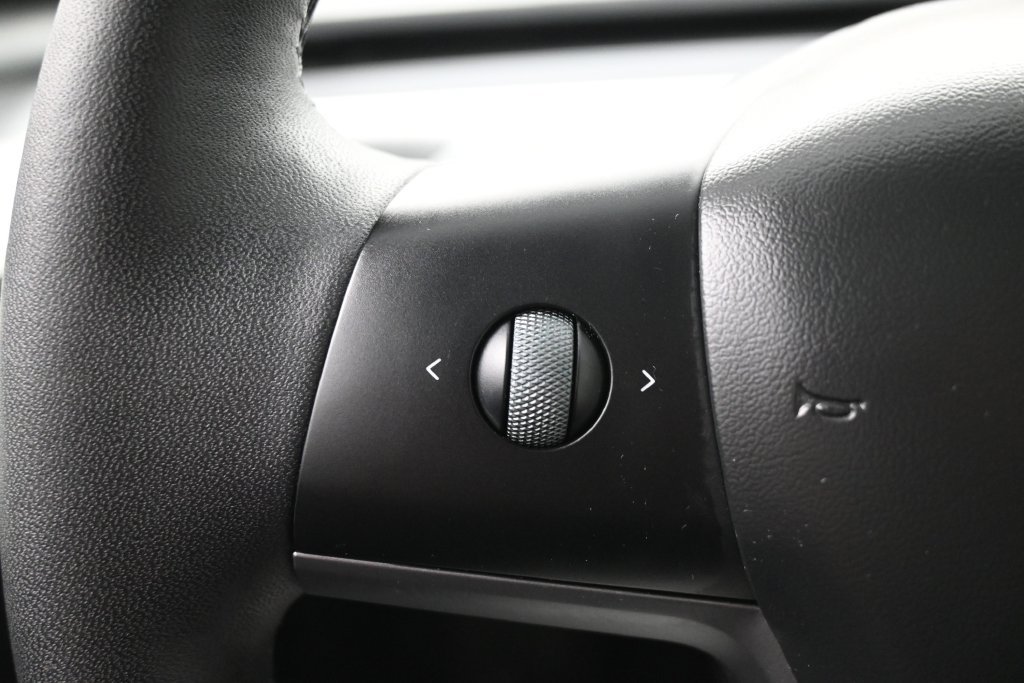 Used 2023 Tesla Model 3 Standard Range RWD image 18