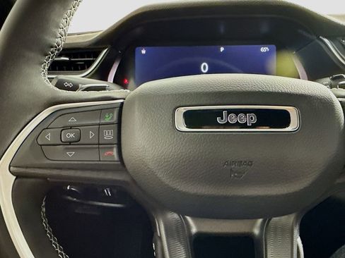 New 2025 Jeep Grand Cherokee L Laredo image 31