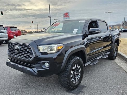 Used 2022 Toyota Tacoma TRD Off-Road w/ Technology Package image 3