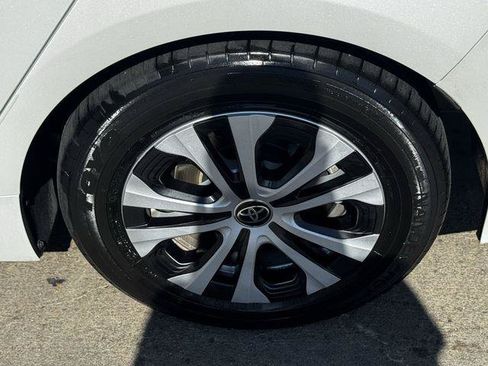 Certified 2022 Toyota Prius Prime XLE FWD image 8