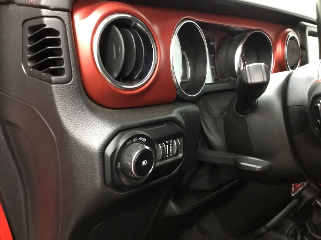 Used 2021 Jeep Wrangler Unlimited Rubicon w/ Cold Weather Group AWD/4WD image 8