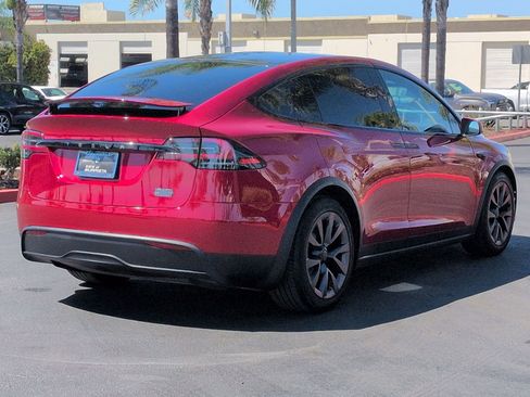 Used 2024 Tesla Model X Plaid image 10