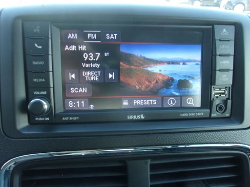 Used 2019 Dodge Grand Caravan SXT FWD image 23