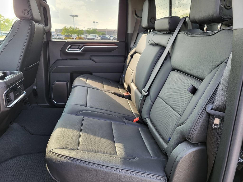 New 2025 GMC Sierra 2500 Denali w/ Denali Reserve Package AWD/4WD image 5