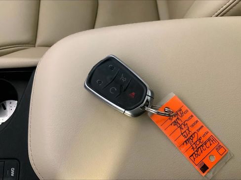 Used 2017 Cadillac XT5 Luxury w/ Driver Awareness Package AWD/4WD image 15