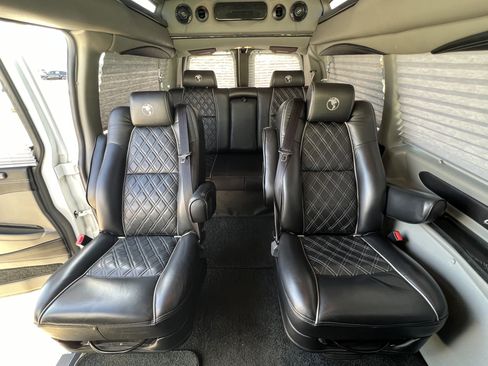 Used 2019 Chevrolet Express 2500 w/ Enhanced Convenience Package image 28