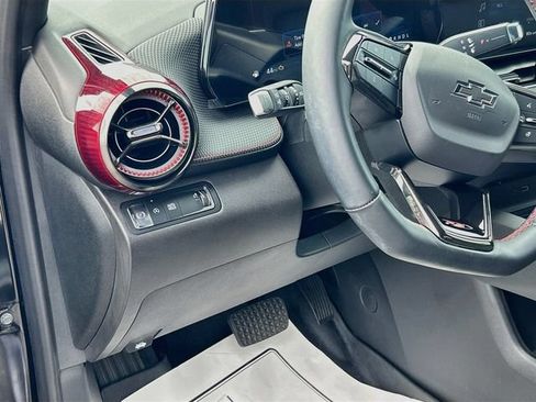 Used 2025 Chevrolet Equinox RS w/ Safety and Technology Package FWD image 7