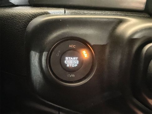 Used 2022 Jeep Wrangler Unlimited Sahara w/ Cold Weather Group image 16