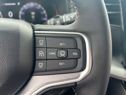 New 2026 Jeep Grand Wagoneer 4WD image 17