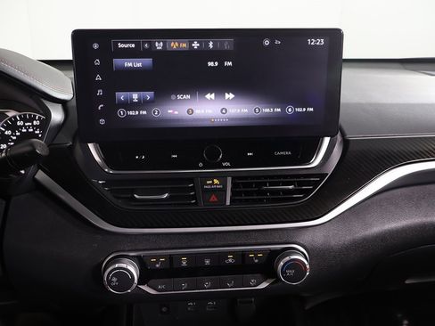 Used 2024 Nissan Altima 2.5 SR w/ SR Premium Package image 46