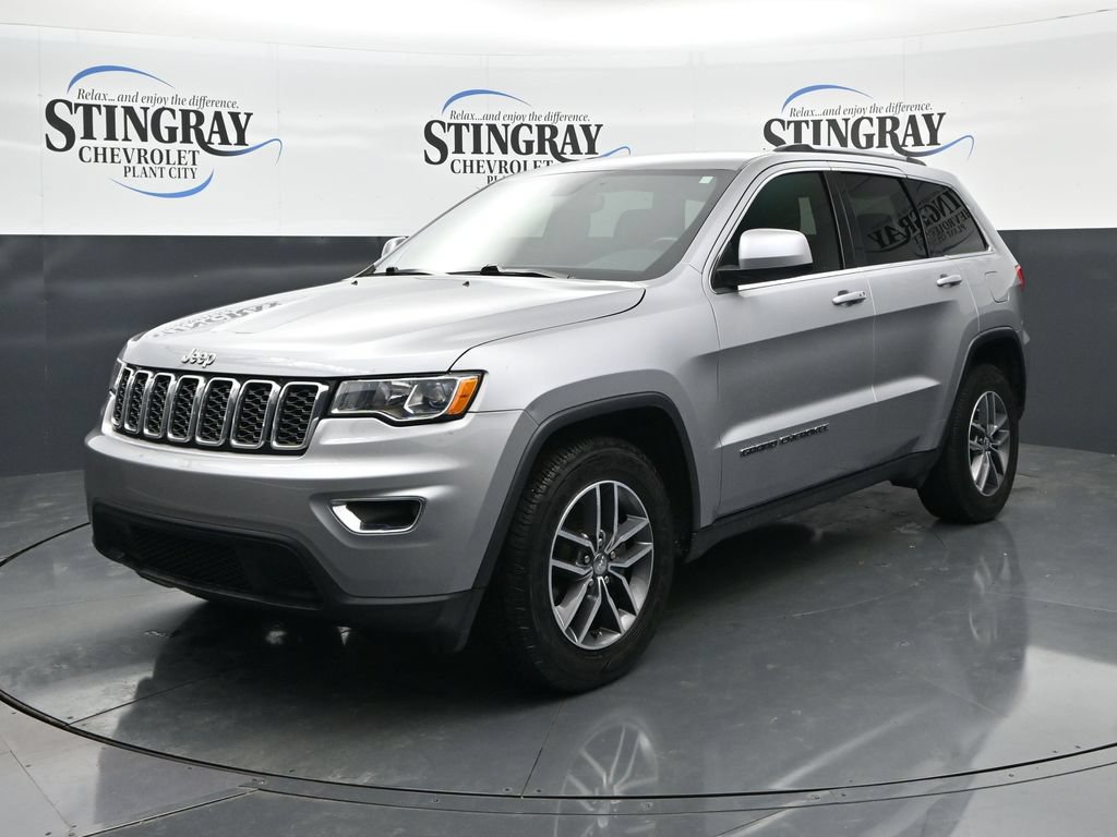 Used 2018 Jeep Grand Cherokee Laredo RWD image 3