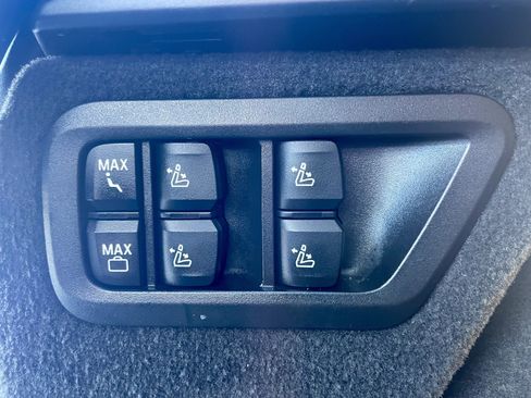 Used 2024 BMW X7 xDrive40i w/ M Sport Package AWD/4WD image 40