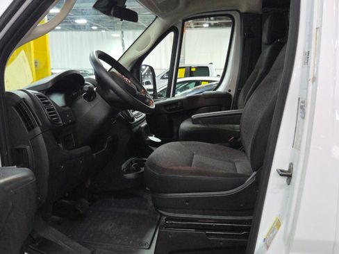 Used 2025 RAM ProMaster 2500 w/ U-Haul Equipment Group FWD image 8
