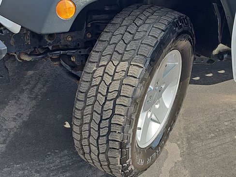 Used 2018 Jeep Wrangler Sport image 37