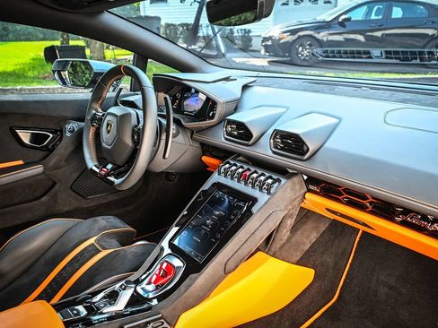 Used 2024 Lamborghini Huracan Tecnica RWD image 30