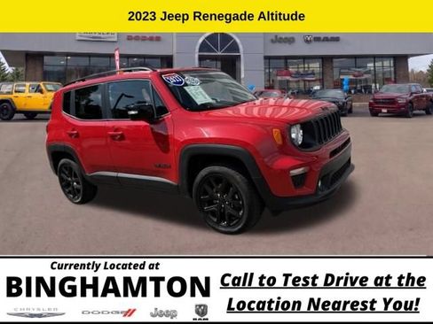 Used 2023 Jeep Renegade Altitude AWD/4WD image 1