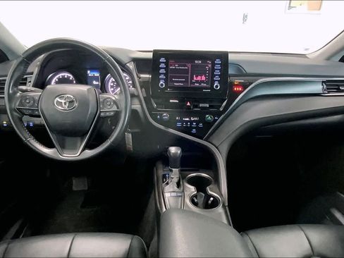 Used 2023 Toyota Camry SE image 10