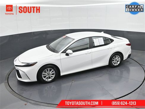 Used 2025 Toyota Camry LE image 45