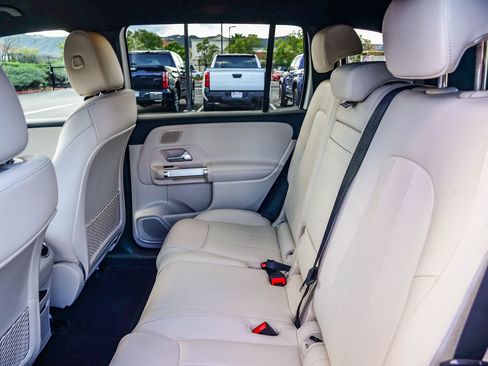 Used 2025 Mercedes-Benz EQB 250+ image 21