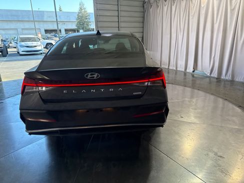Used 2026 Hyundai Elantra Hybrid FWD image 6