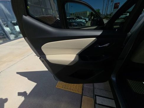Used 2023 Chevrolet Traverse LS FWD image 22