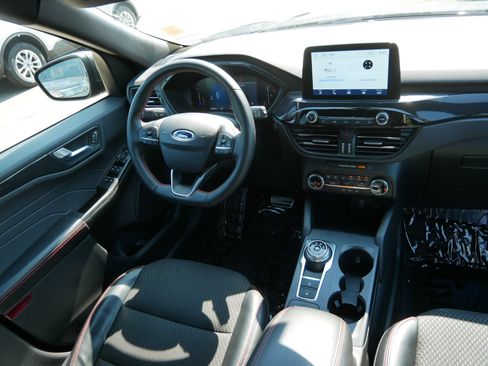 Certified 2024 Ford Escape ST-Line AWD/4WD image 9