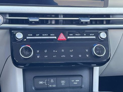 Certified 2025 Hyundai Tucson Limited image 17