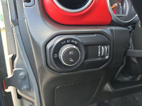 Used 2023 Jeep Gladiator Rubicon w/ Cold Weather Group image 21