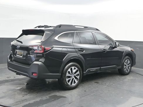 Used 2024 Subaru Outback Premium image 7