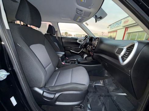 Certified 2022 Kia Soul LX image 23