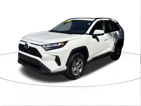 Used 2025 Toyota RAV4 XLE image 7