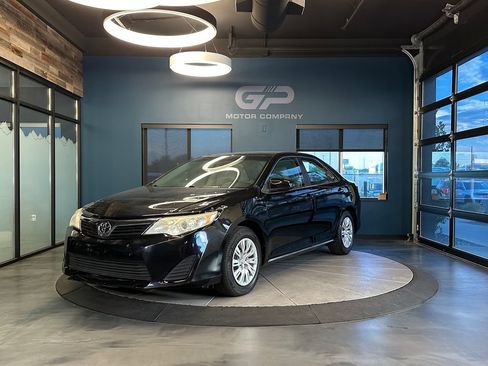 Used 2014 Toyota Camry LE FWD image 7