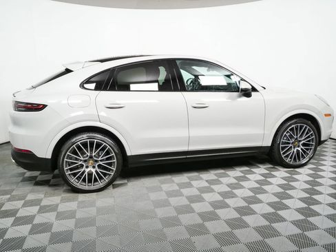 Certified 2023 Porsche Cayenne Coupe AWD/4WD image 32
