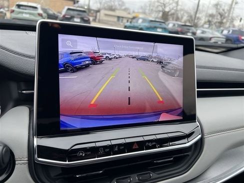 Used 2023 Jeep Compass Limited image 44